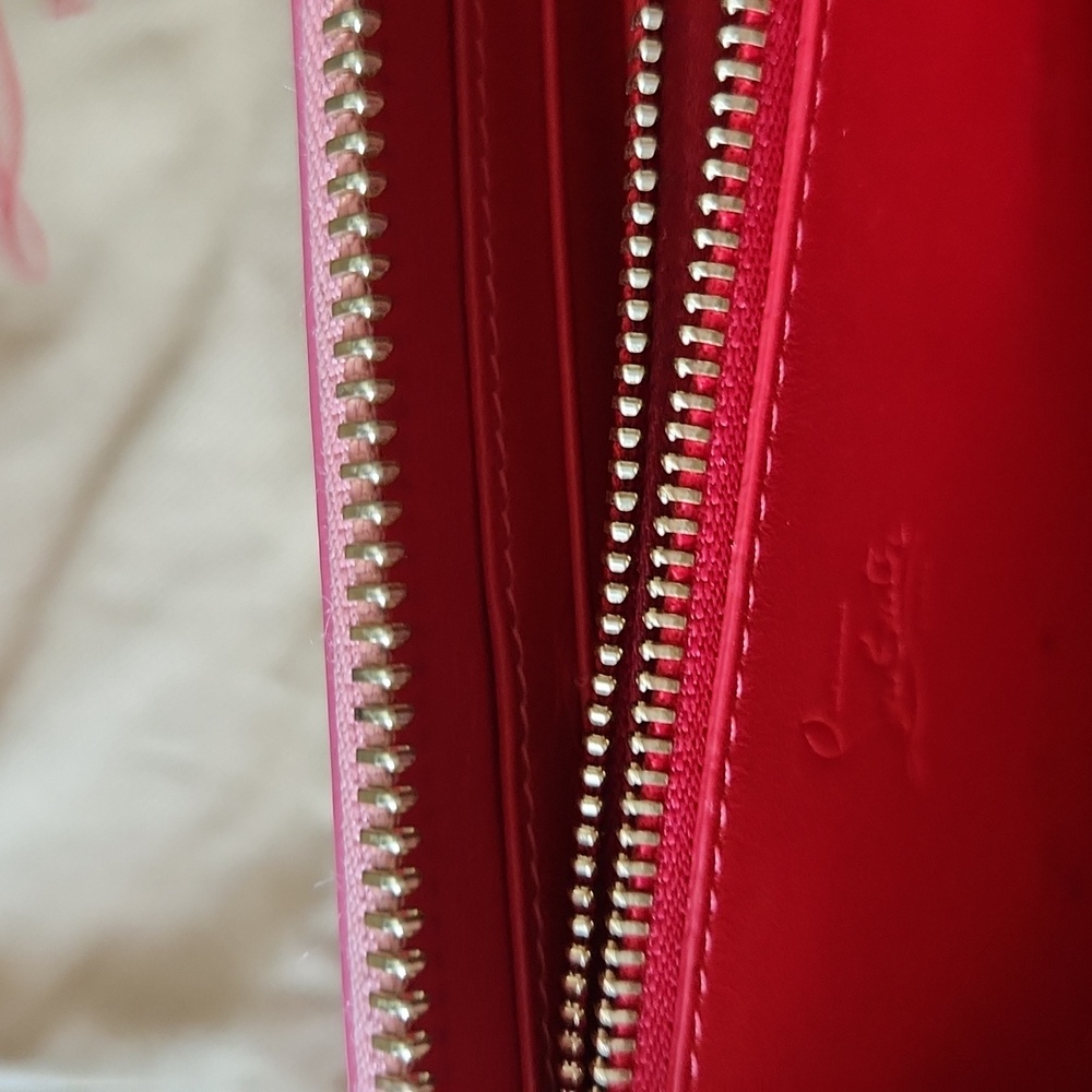 CHRISTAIN LOUBOUTIN stunned wallet - Picture 9 of 12